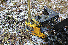 Finnische Baumschere gibt sich gleichermaßen leicht und stark