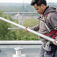 Sifatec: Auf dem Dach barrierefrei und sicher arbeiten
