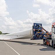 DOLL Fahrzeugbau: Windfl&uuml;geltransportsystem ist universell einsetzbar