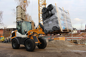 Kellhuber investiert über Beutlhauser in mehrteiliges Kran- und Radladerpaket 