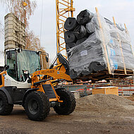 Kellhuber investiert &uuml;ber Beutlhauser in mehrteiliges Kran- und Radladerpaket 