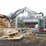 Takeuchi: Eine pr&auml;zise Abbruch-Kraftmaschine
