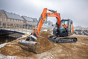 Elektrobagger im Mittelpunkt