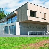 NOE-Schaltechnik: Strukturmatrizen f&uuml;r die Sichtbetonwand