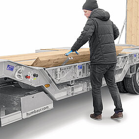 Ladungssicherung mit HTD-Tiefladern