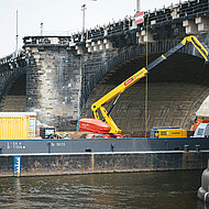 Schwimmender Einsatz auf der Elbe
