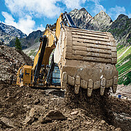 R&auml;dlinger: Mit Megaanbauger&auml;ten auf der Megabaustelle