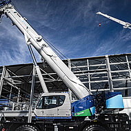 Vollelektrischer Rough-Terrain-Kran