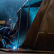 HENLE Baumaschinentechnik: Reparatur- und Umbauservice hilft Einsatzzeiten zu verl&auml;ngern