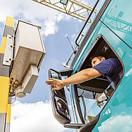 PFREUNDT: Fahrzeugwaage mit Outdoor Selbstbedienungsterminal