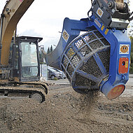 SAT &ndash; Schwienbacher Abbruch Technik: Sieben und Sortieren mit der Siebschaufel