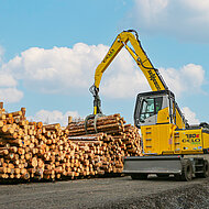SENNEBOGEN Elektrobagger 835 E in hochmodernem S&auml;gewerk &ndash; GELO Timber setzt auf Portall&ouml;sung im Holzumschlag