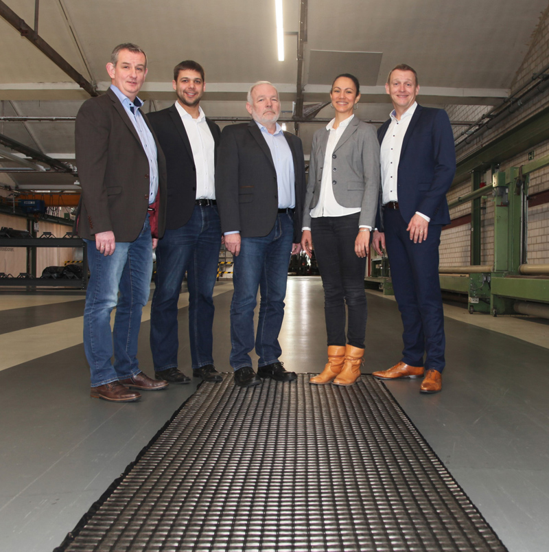 HUESKER Asphalt-Team setzt sich für nachhaltigeren Straßenbau ein