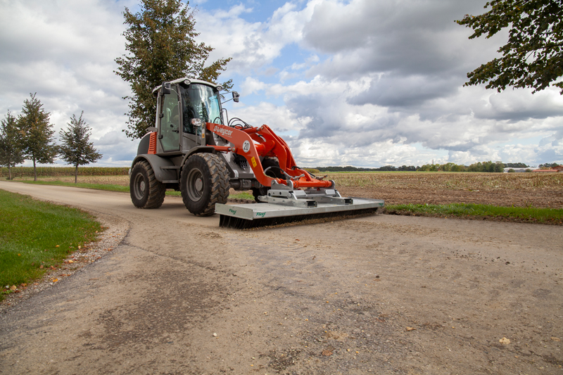 Kehrbesen Löwe - ein Wunderwerk für alle Kehr- und Räumarbeiten