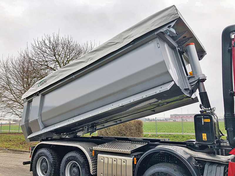 Edscha TS: Edscha Trailer Systems startet Sommertest für TipperRoof