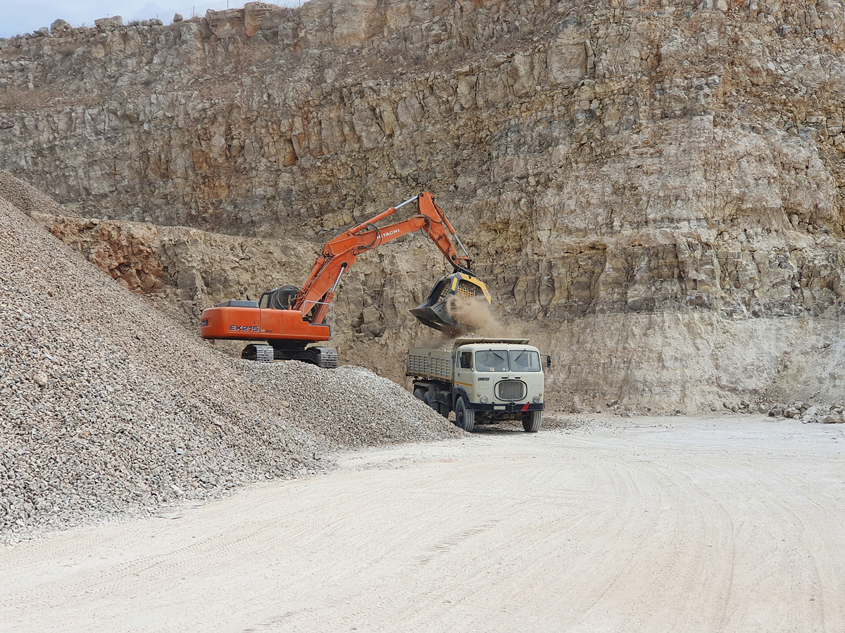 Benötigtes Material direkt vor Ort sieben