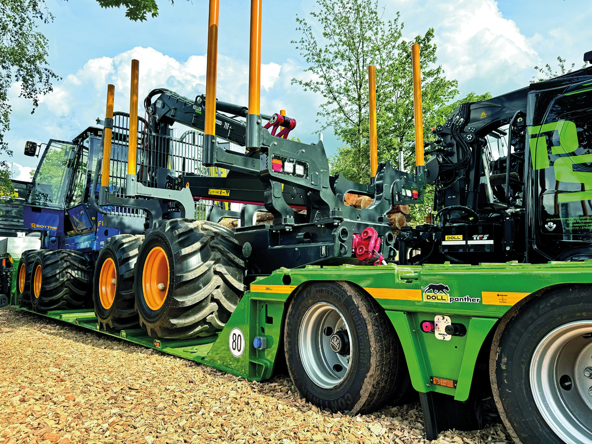 »Forsttiefbett X« bringt Forst-Giganten auf Achse