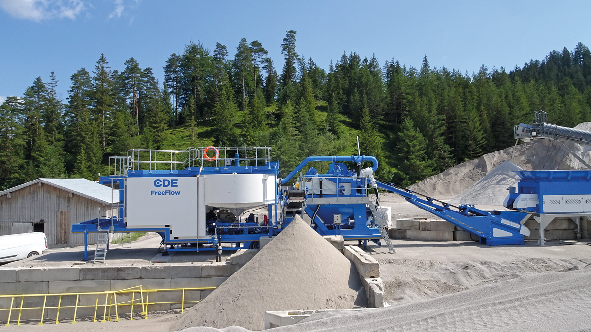 Mobile Materialverarbeitung mit integrierter Stromversorgung