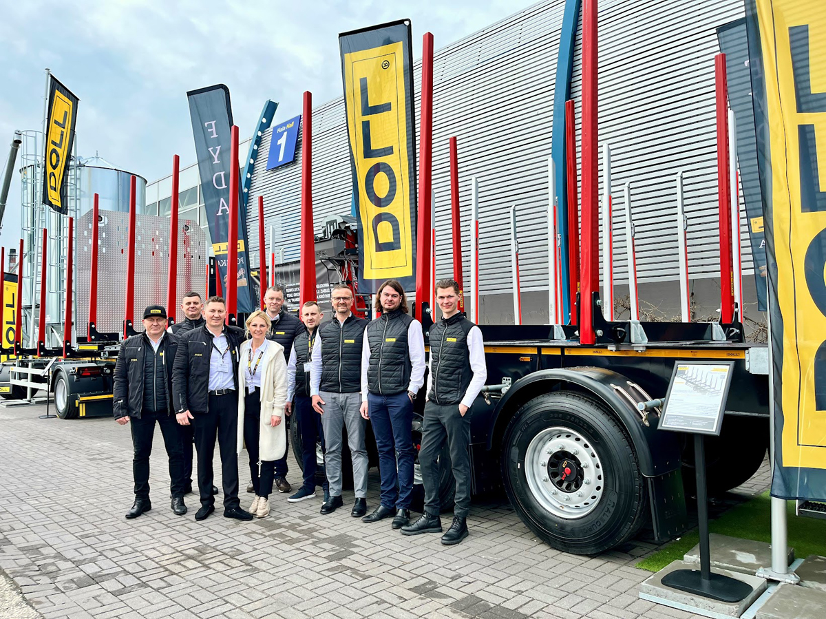 Weltpremiere für DOLLs neuen Sattelauflieger 