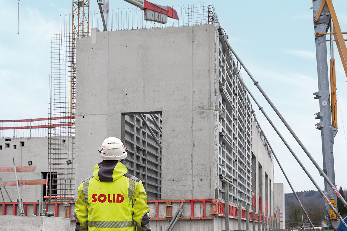 »Mammut XT«: Neues Schalelement für Sichtbetonwände 