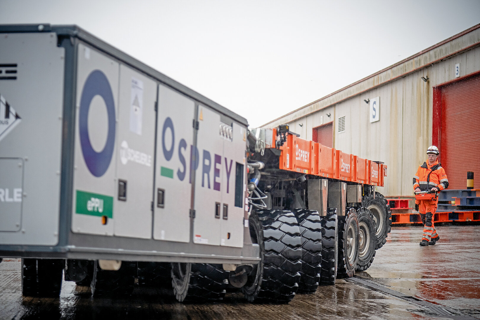 Osprey realisiert ersten elektrischen SPMT-Transport im Vereinigten Königreich