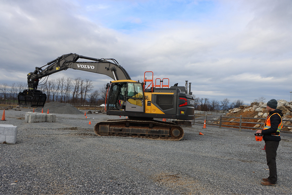 Volvo stellt Fernsteuerung für den sichtbaren Nahbereich vor